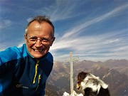 60 Alla croce di vetta del Pizzo Badile (2044 m)